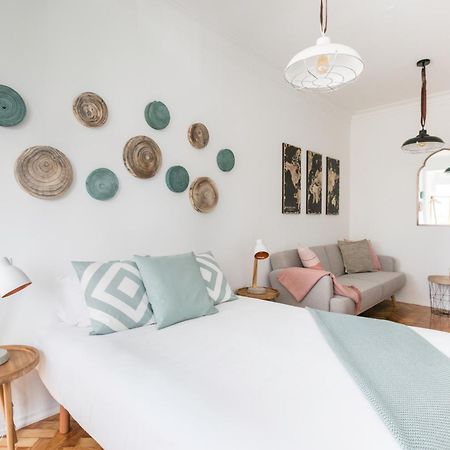 Stroll To Coffee Shops Near A Renovated Hillside Apartment In Graca Lisabona Exterior foto